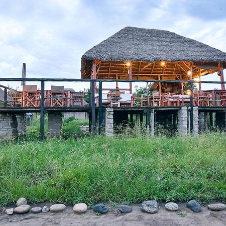 Готель Kazinga Wilderness Safari Camp Касесе Екстер'єр фото