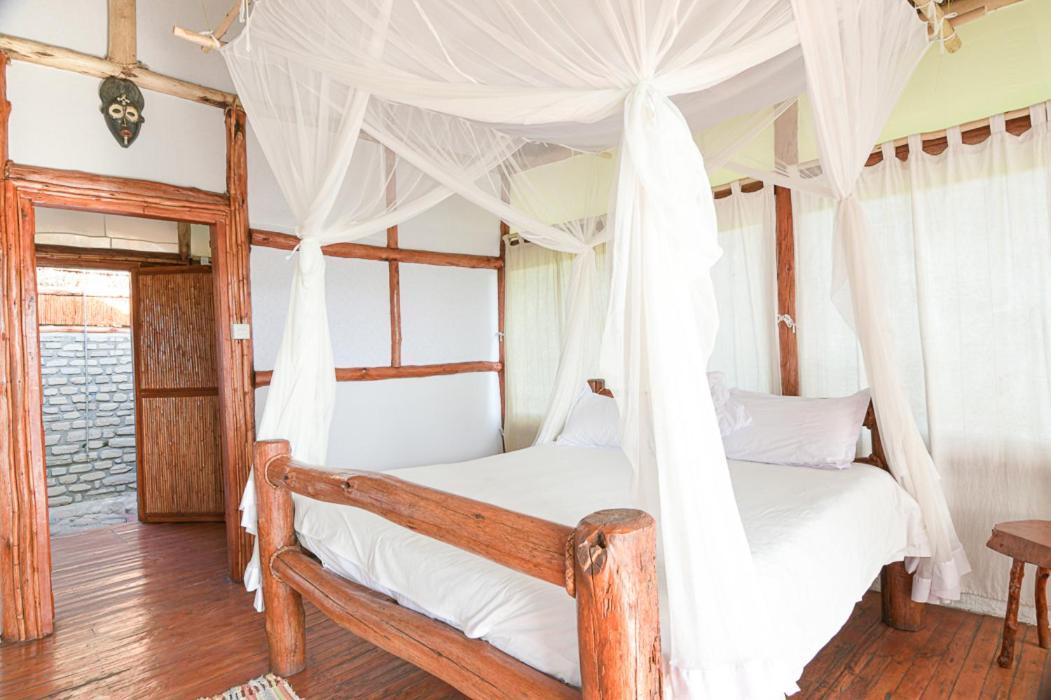 Готель Kazinga Wilderness Safari Camp Касесе Екстер'єр фото