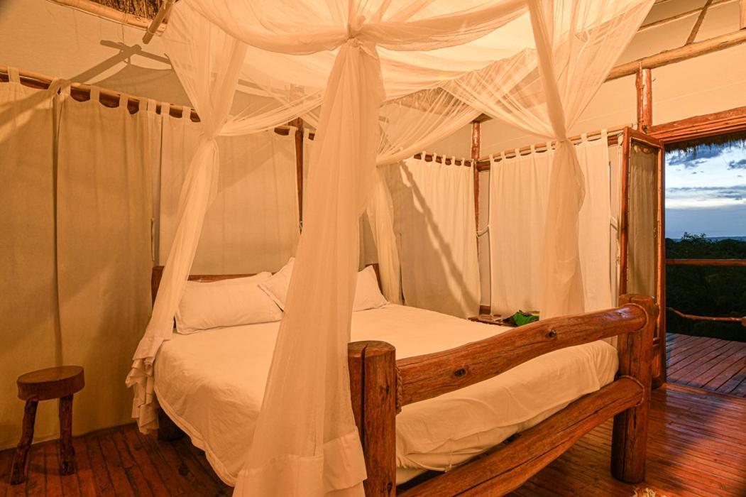 Готель Kazinga Wilderness Safari Camp Касесе Екстер'єр фото